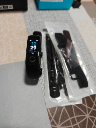 Móvil Realme Negro con pulsera honor 4