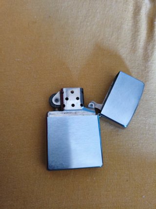Accendino Zippo con stemma aquila
