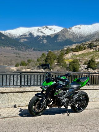 Kawasaki Z800 Negra y Verde
