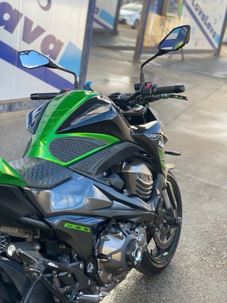 Kawasaki Z800 Negra y Verde