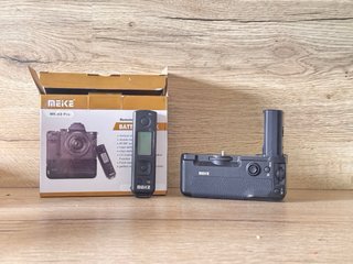 Empuñadura Meike para Sony A7 III
