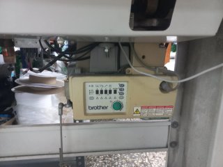 Máquina de coser triple arrastre cortahilos