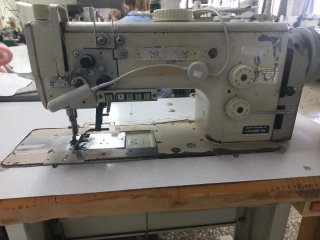 Máquina de coser triple arrastre cortahilos