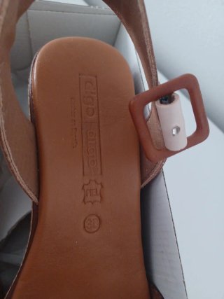 Sandalias cuña beige y marrón sin estrenar