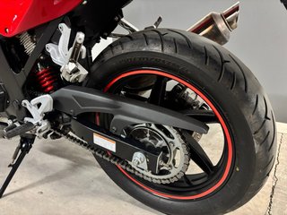 Hyosung Comet GT 250 Naked Roja/Negra