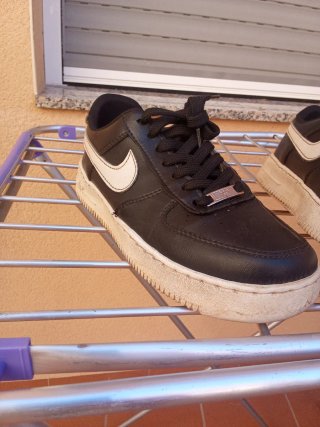 Nike Air Force 1 Negras y Blancas