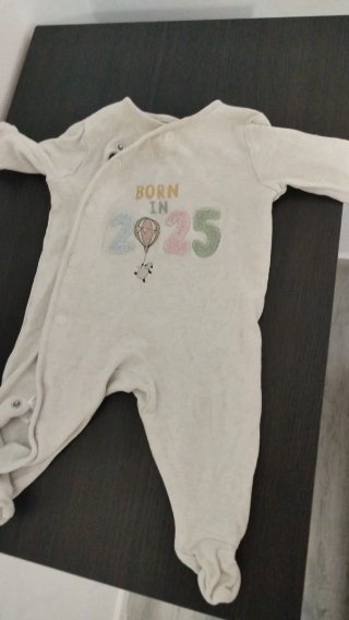 Pijama infantil flores dinosaurio