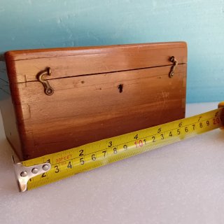 Cofanetto in legno con chiusura