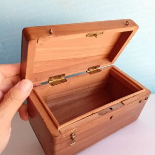 Cofanetto in legno con chiusura