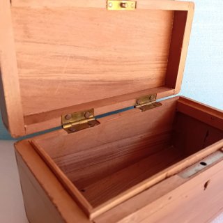 Cofanetto in legno con chiusura
