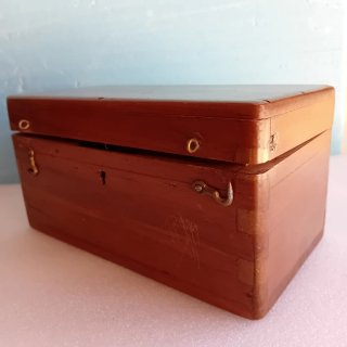 Cofanetto in legno con chiusura