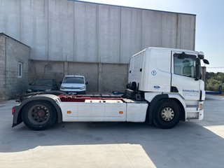Scania Tractora P450 con kit Lhort para porta coch