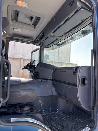 Scania Tractora P450 con kit Lhort para porta coch