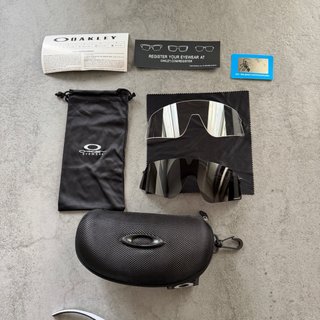 Oakley Sutro Bianchi Occhiali Unisex Tripla Lente