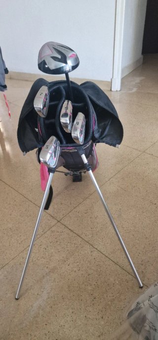 Juego de golf  y hierros para señora poco uso