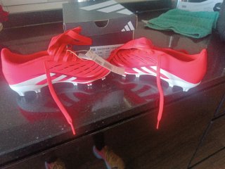 Botas de fútbol niño Adidas Predator, talla 30 1/2