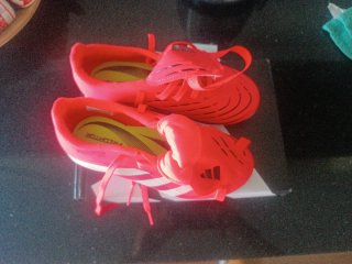 Botas de fútbol niño Adidas Predator, talla 30 1/2