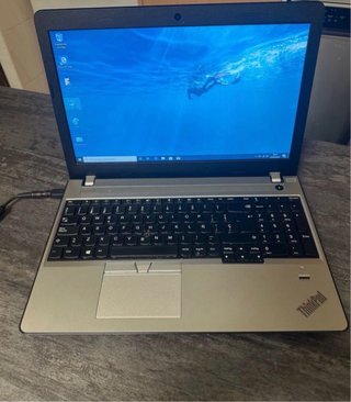 Portátil Lenovo i5 Plata y Negro