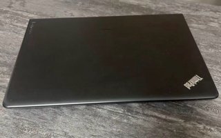 Portátil Lenovo i5 Plata y Negro