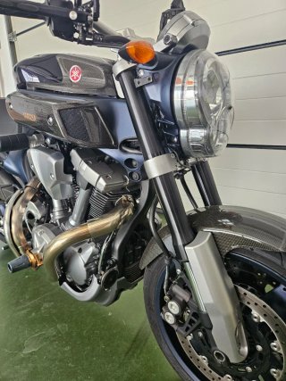 Yamaha MT-01 CARBONO Y EXTRAS  YAMAHA, AKRAPOVIC