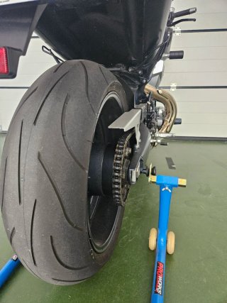 Yamaha MT-01 CARBONO Y EXTRAS  YAMAHA, AKRAPOVIC
