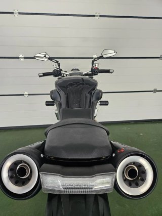 Yamaha MT-01 CARBONO Y EXTRAS  YAMAHA, AKRAPOVIC