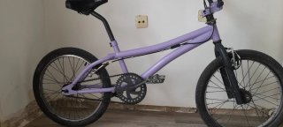 Bicicleta BMX Morada