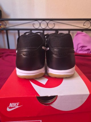 Nike Gato negras y blancas