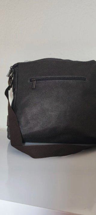 Bolso bandolera negro y marrón