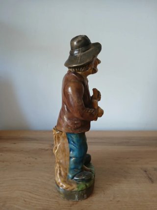Estatueta vintage músico com chapéu