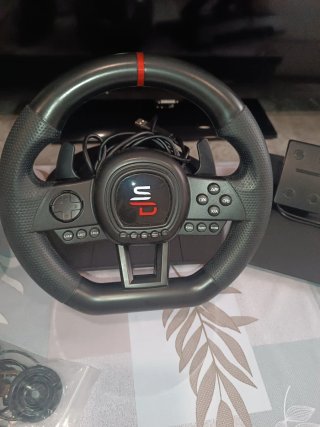 Volante Thrustmaster PS4 + Accessori pedali
