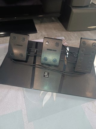 Volante Thrustmaster PS4 + Accessori pedali