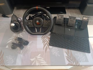 Volante Thrustmaster PS4 + Accessori pedali