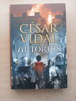 Novela históricas de tapa dura por 6€.