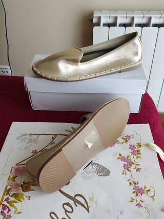 Manoletinas doradas nuevas Talla 38