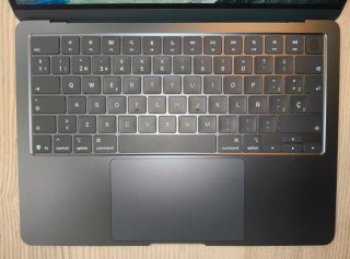 MacBook Air 13". Chip M5