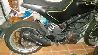 Husqvarna Svartpilen 401 Negra