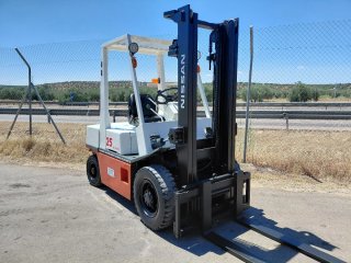 Carretilla Nissan 25