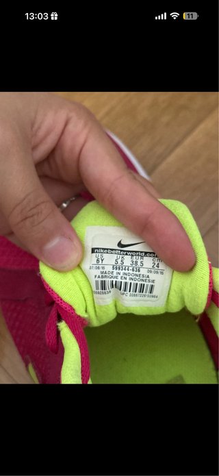 Zapatillas Nike rosas y amarillo Estan como nuevas
