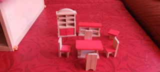 Casa de muñecas de madera