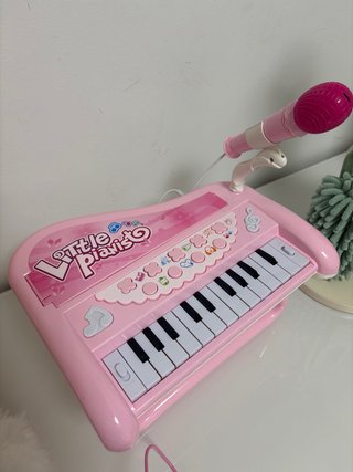 Juguetes infantiles: Piano, perro y más