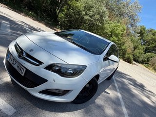 Opel Astra 2012