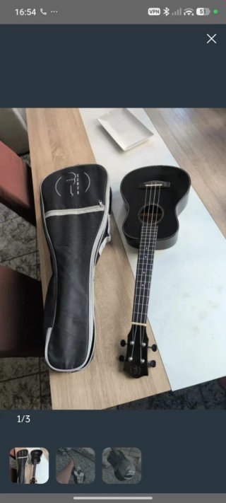 Ukelele  sin estrenar + Funda ,Valencia entrega .