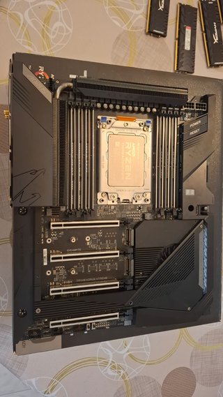 Gigabyte TRX40 AORUS PRO WIFI