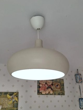 Lámpara colgante IKEA beige