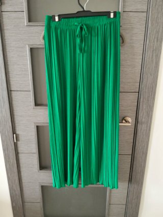 Pantalón palazzo plisado verde