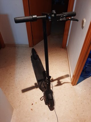 Patinete eléctrico negro