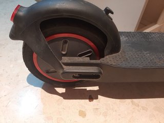 Patinete eléctrico negro