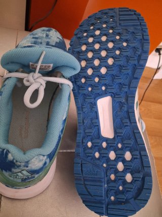 Magliette sportive Adidas in blu e verde acqua