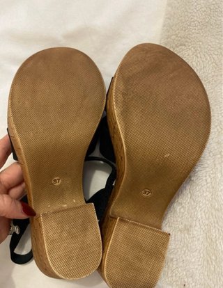 Sandalias Valerias Cuero Negras